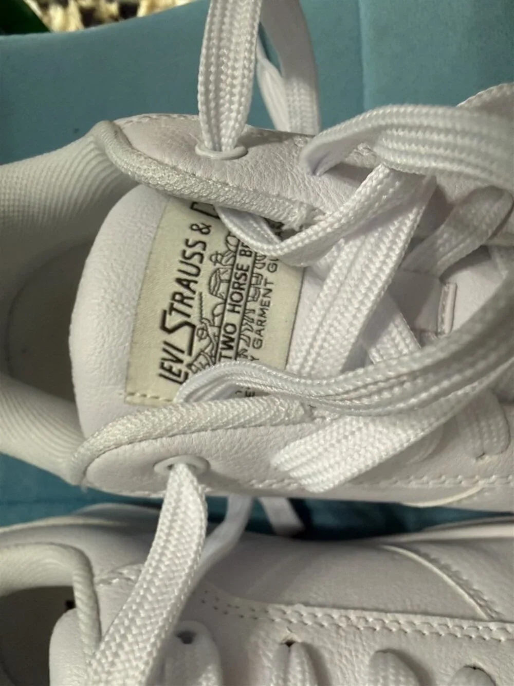 Levi's Drive Lo Mens Casual Sneakers White/Gum 7M White 500-13490